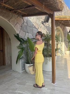 Sarı Kendinden Dokulu Drape Detaylı İkili Takım