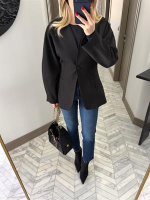 Siyah Belden Oturtmalı Blazer Ceket