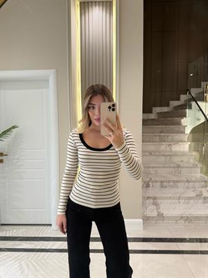 Siyah-Beyaz Çizgili Havuz Yaka Fitilli Triko Body