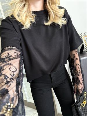 Siyah Bisiklet Yaka Dantelli Bluz 1049