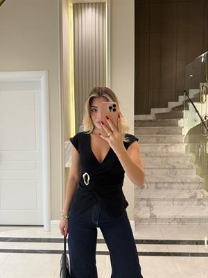 Siyah Broş Detaylı Kruvaze Bluz-251039
