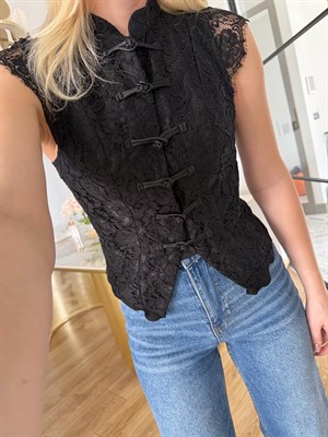 Siyah Dantelli Oturtmalı Bluz-37199