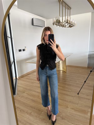 Siyah Dantelli Oturtmalı Bluz-37199