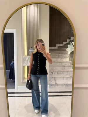 Siyah Gold Düğmeli Yakalı Yelek