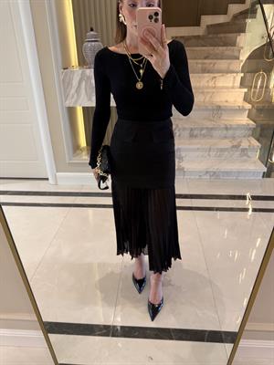 Siyah İçi Piliseli Cepli Midi Boy Etek