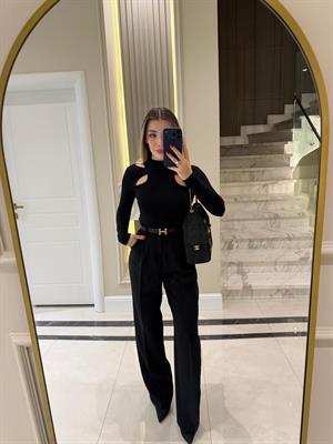 Siyah Önü Pencere Detaylı Bluz-1011