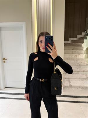 Siyah Önü Pencere Detaylı Bluz-1011