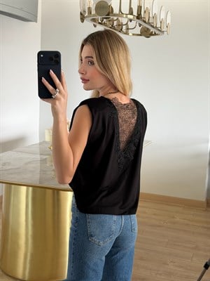 Siyah Sırtı Dantelli Vatkalı Premium Tshirt