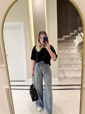 Siyah Sırtı V Dantel Detaylı Kısa Kollu Tshirt-1050 