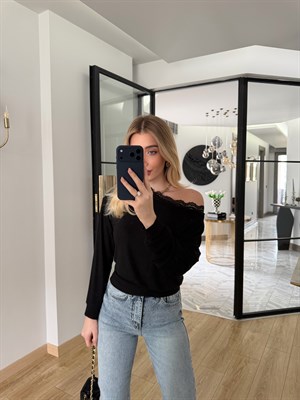 Siyah Tek Omzu Açık Dantelli Bluz-1013