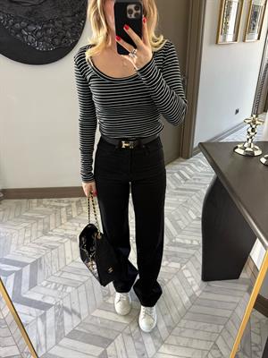 Siyah Üzerine Beyaz Çizgili Havuz Yaka Fitilli Triko Body