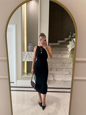 Siyah Vücuda Oturan Midi Elbise