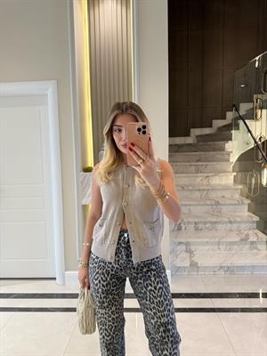 Taş Önü Düğmeli Triko Yelek