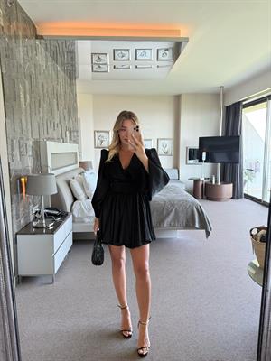 Tilburg Siyah Saten Dokulu Elbise 