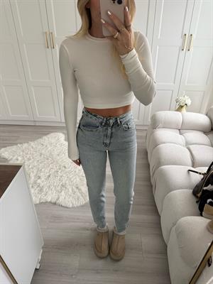 Yıkamalı Buz Mavi Boyfit Paçası Kesik Jean