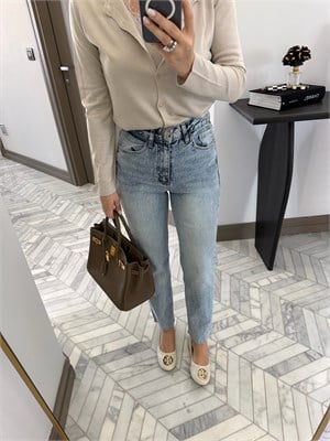 Yıkamalı Mavi Kesik Paçalı Boy Fit Jean 