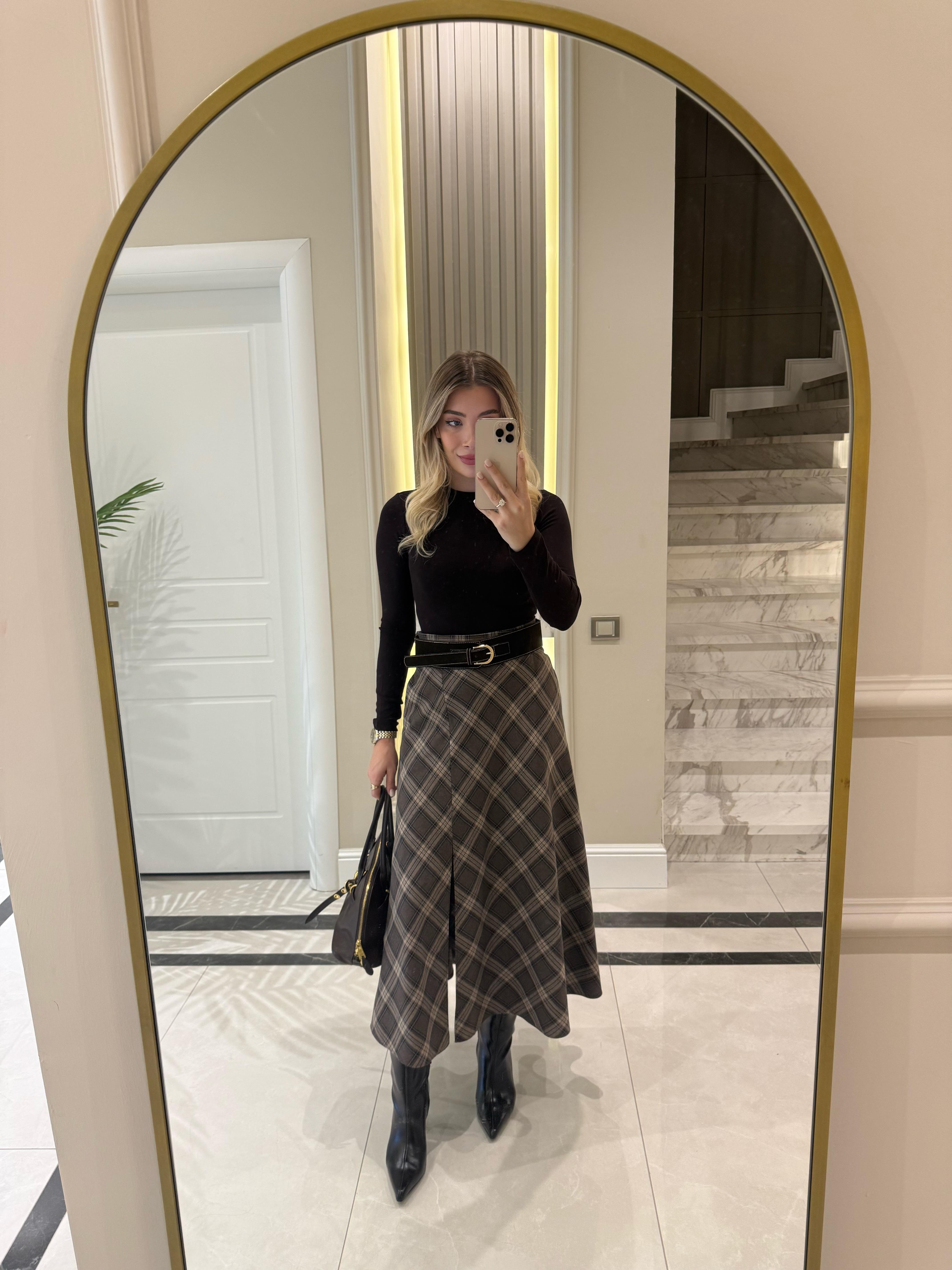  Kahve Büyük Ekoseli Midi Boy Yırtmaçlı Etek