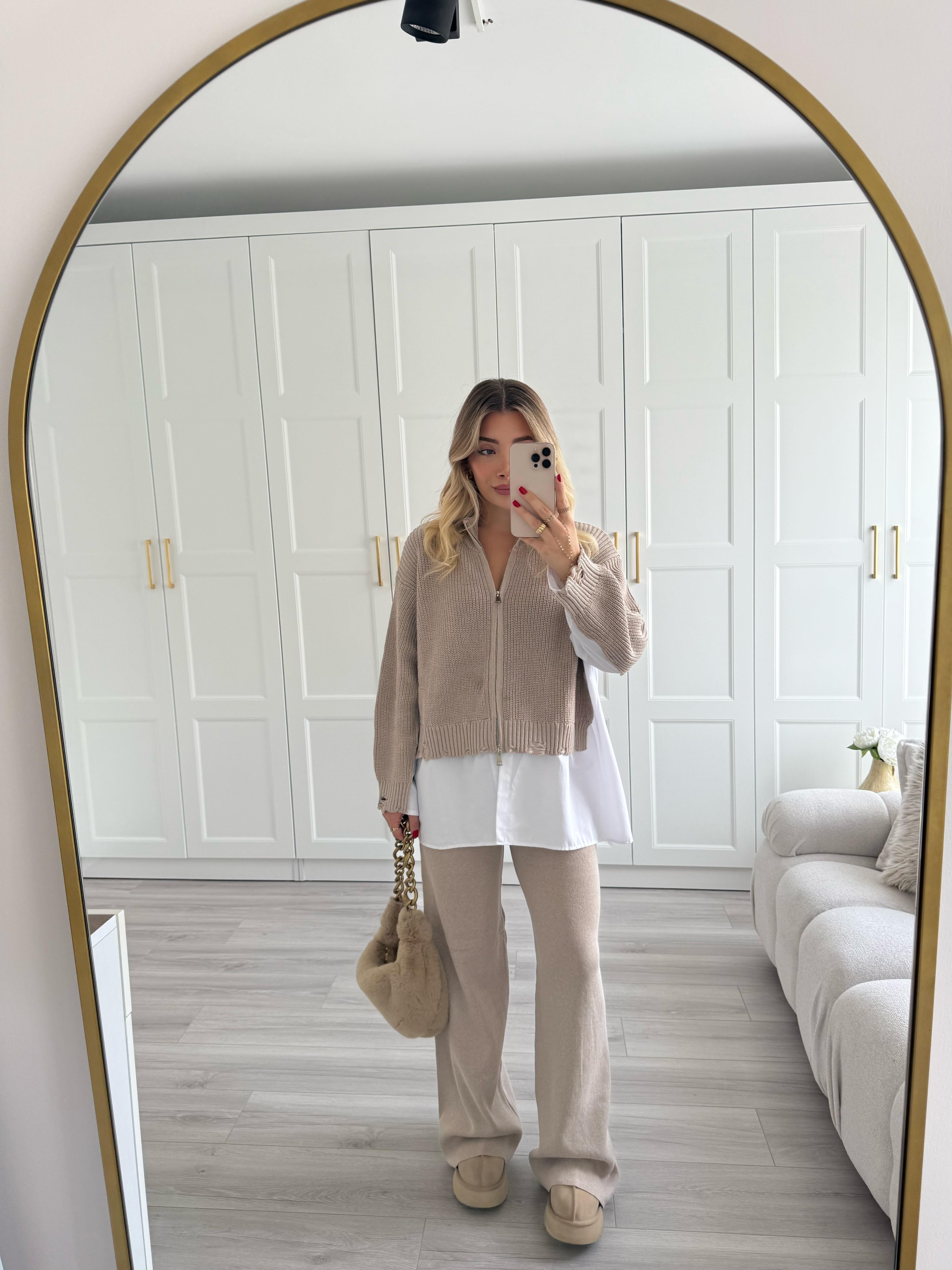 Bej Poplin Gömlek Detaylı Triko Takım
