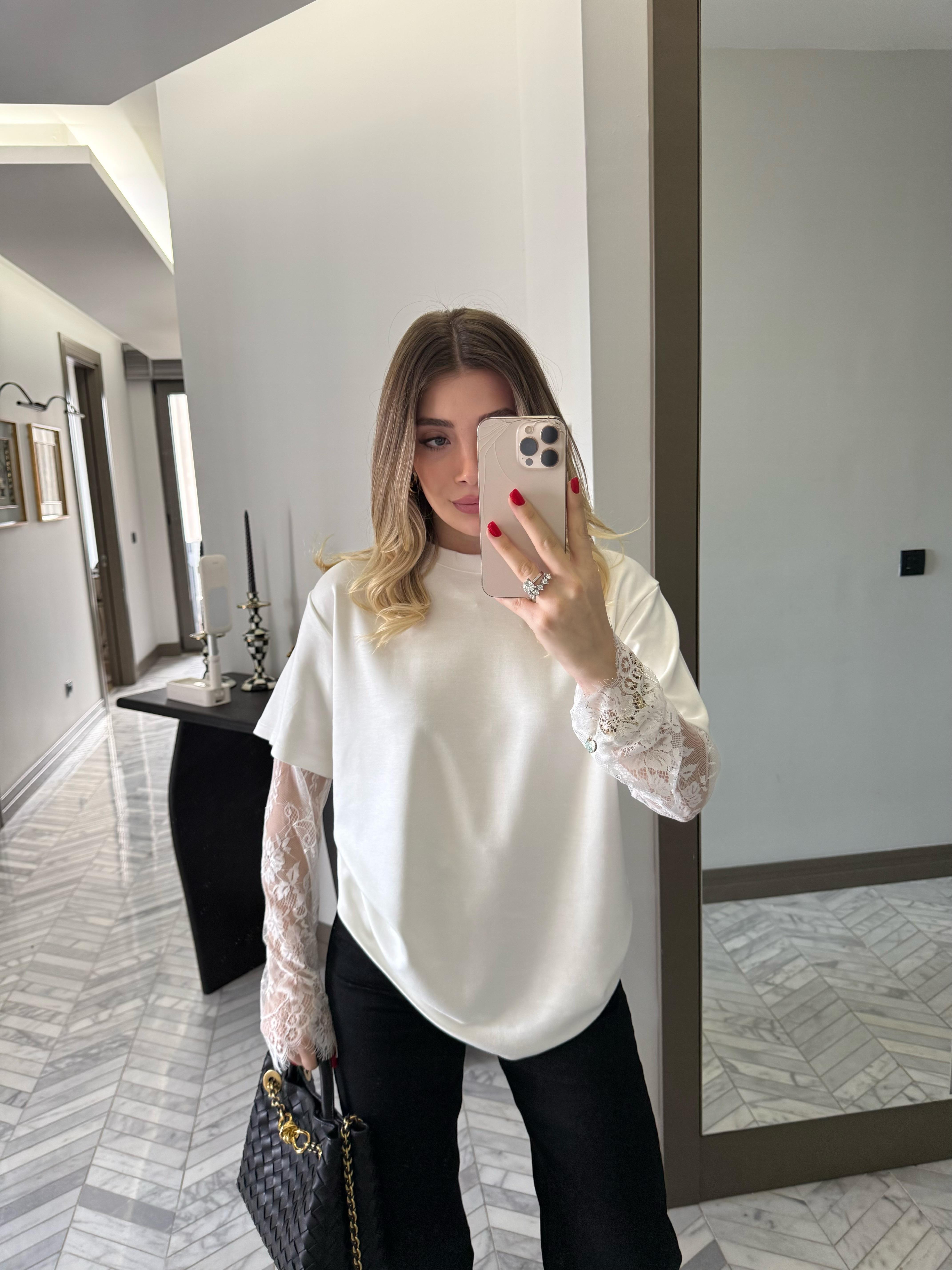 Beyaz Bisiklet Yaka Dantelli Bluz 1049