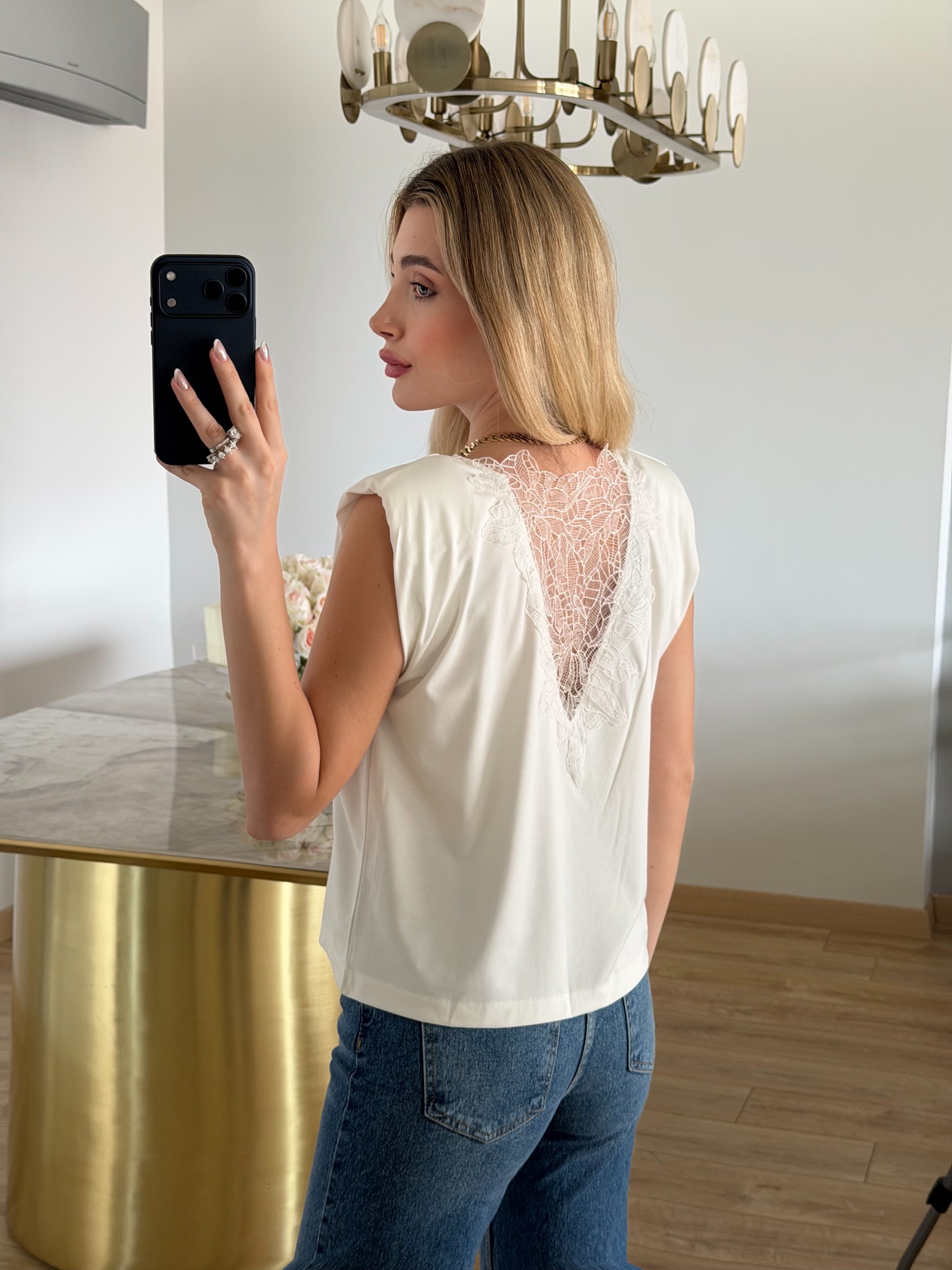 Beyaz Sırtı Dantelli Vatkalı Premium Tshirt