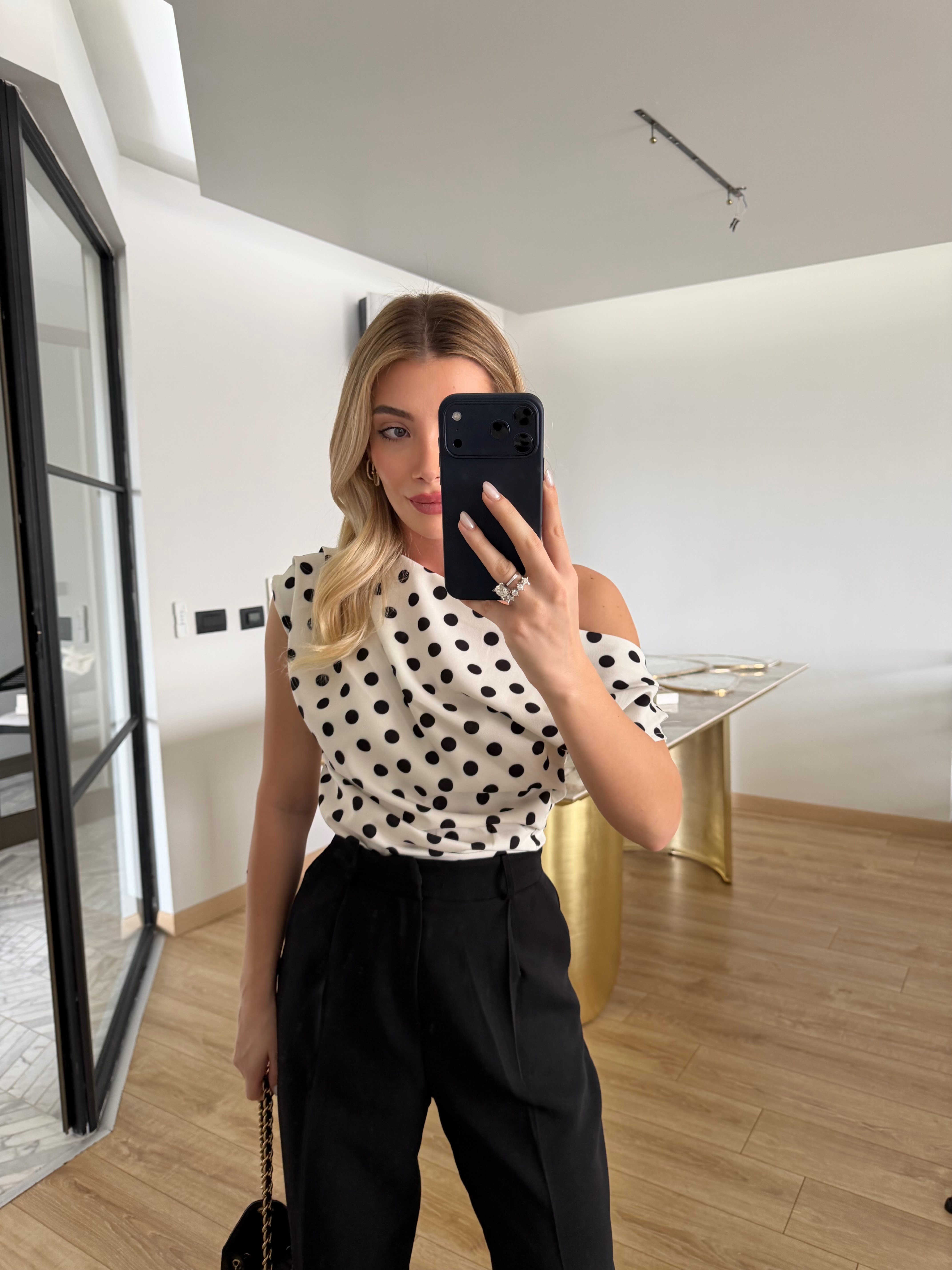 Beyaz-Siyah  Puantiyeli Bluz