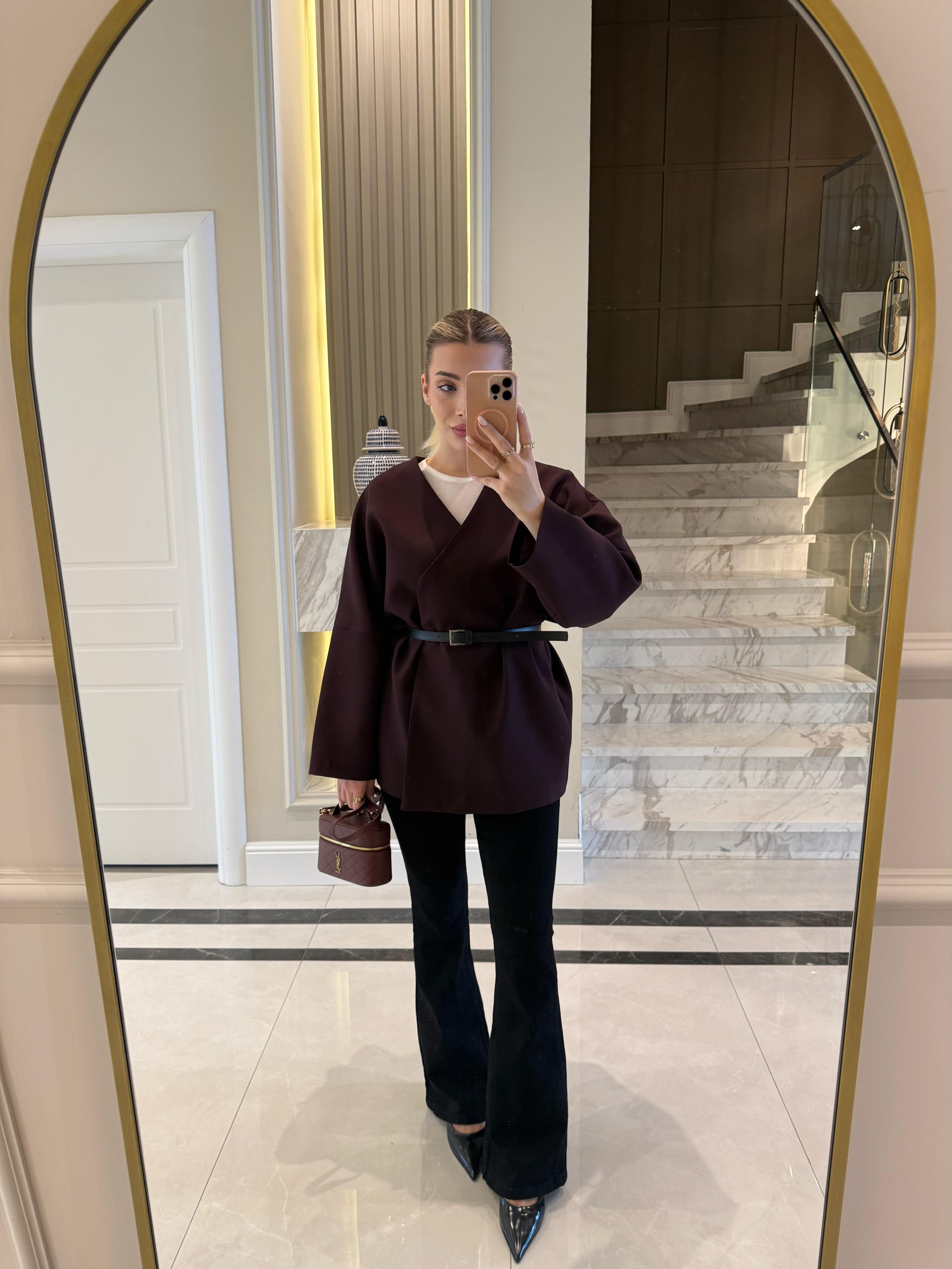 Bordo Kemerli Oversize Ceket-ÖN SİPARİŞ ÜRÜNÜDÜR KARGO ÇIKIŞI 08.09.2025 TARİHİNDE OLACAK