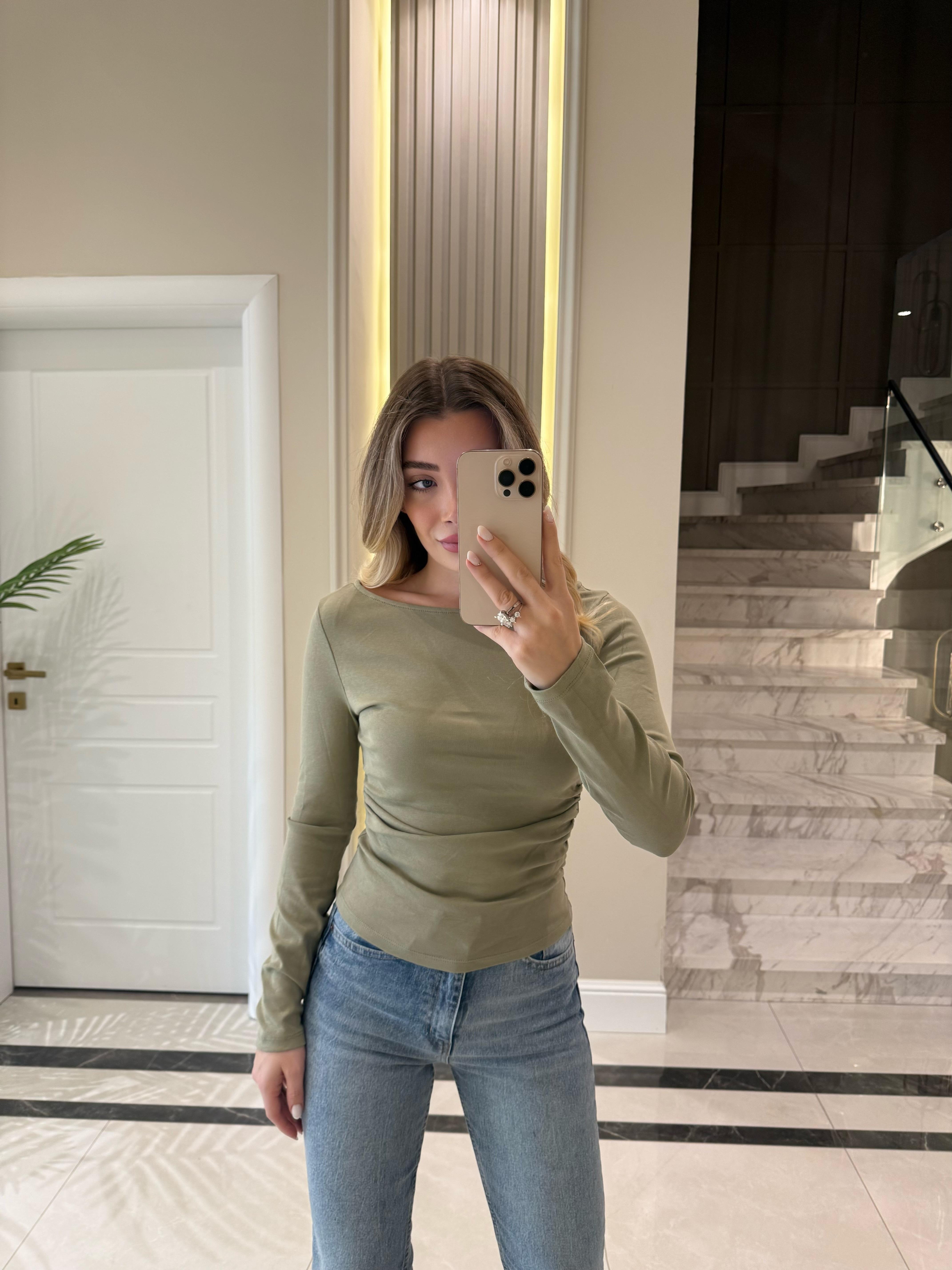 Çağla  Büzgülü Kayık Yaka Top-31401