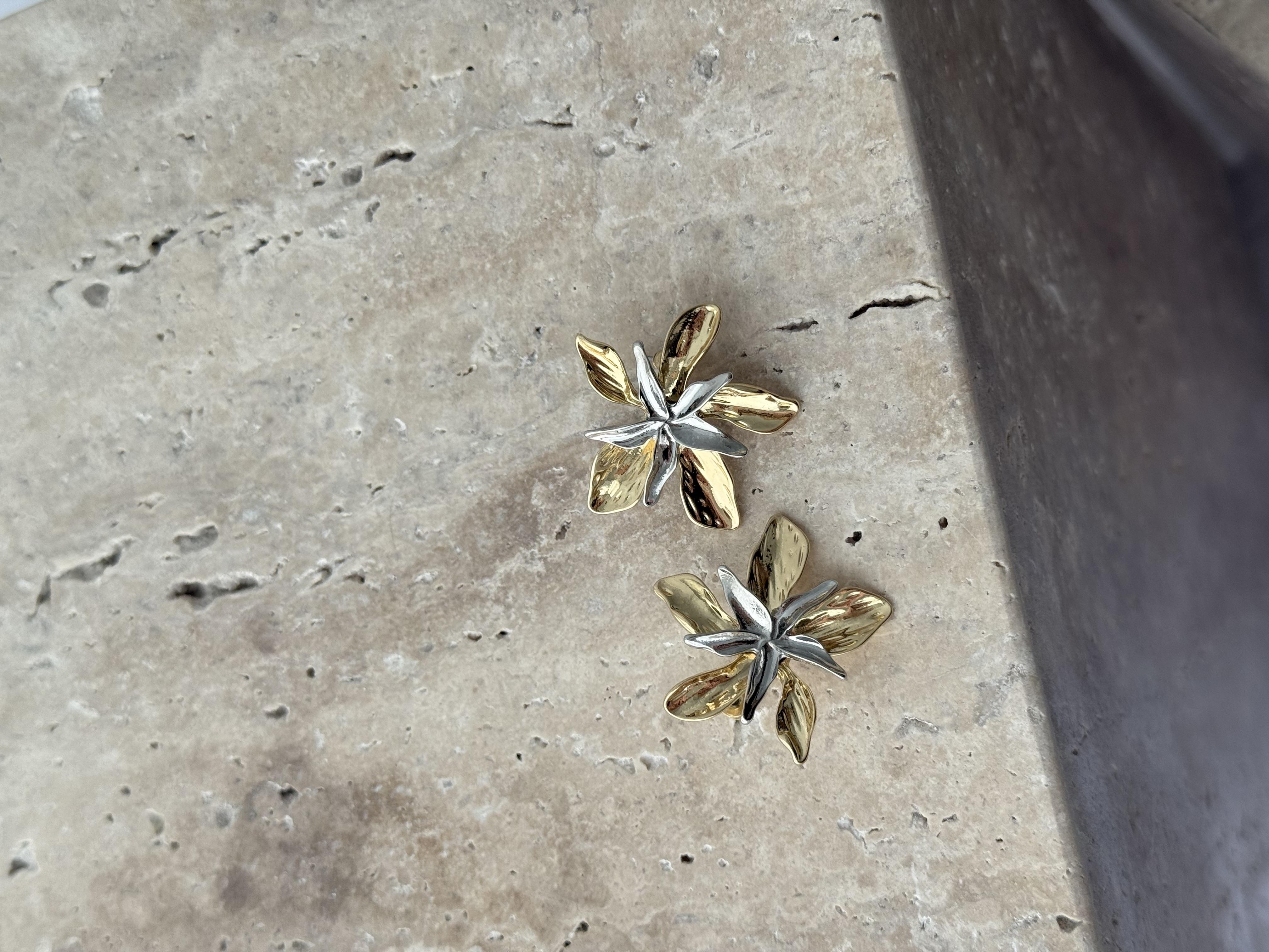 Çift Renk Çelik Çiçek Küpe