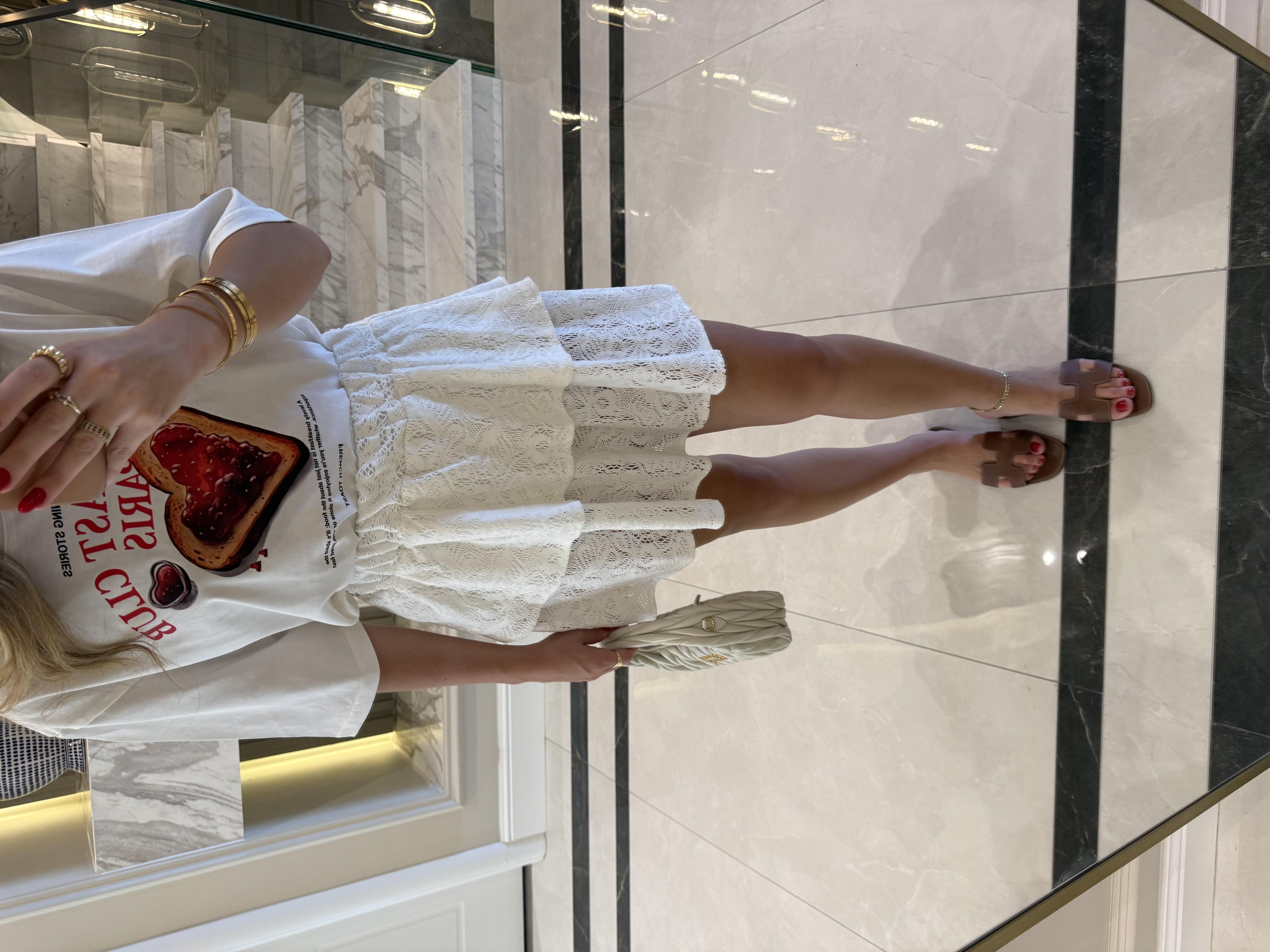 Ekru Katlı Dantel Desenli Mini Etek