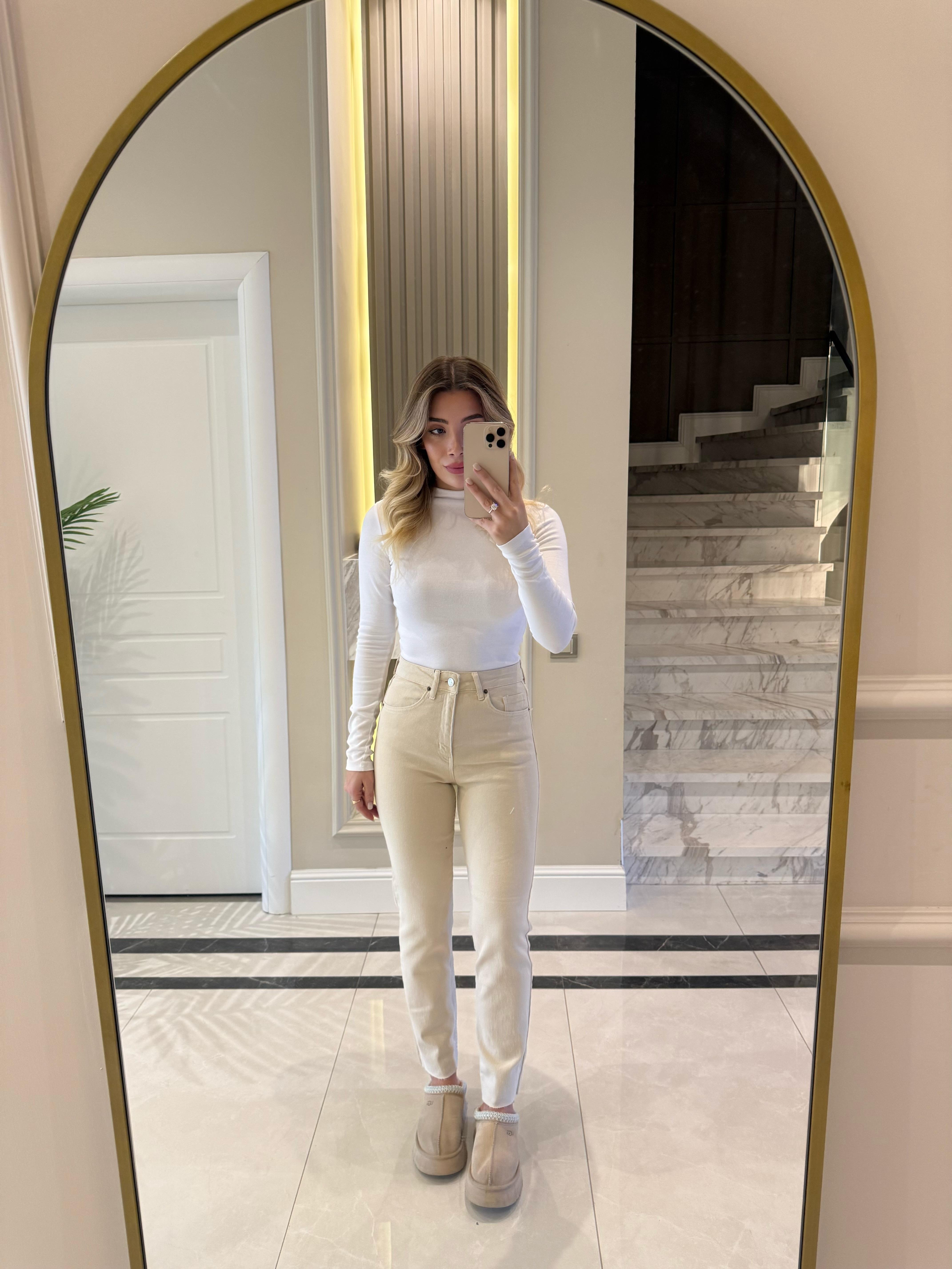 Ekru Kesik Paçalı Boy Fit Jean -2155