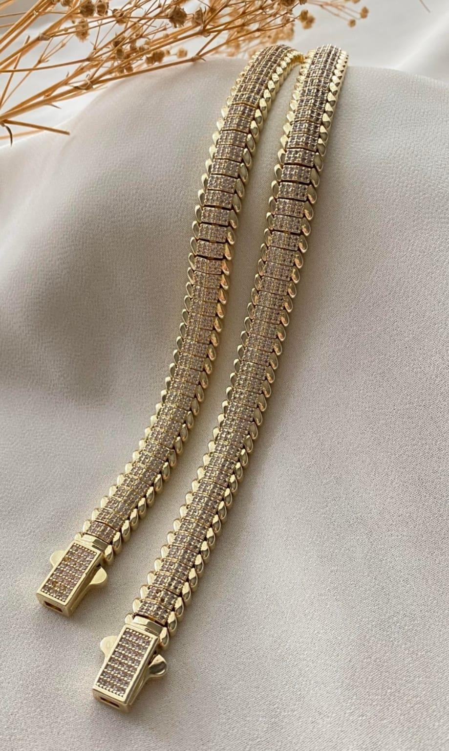 Full Taşlı Kilitli Gold Bileklik