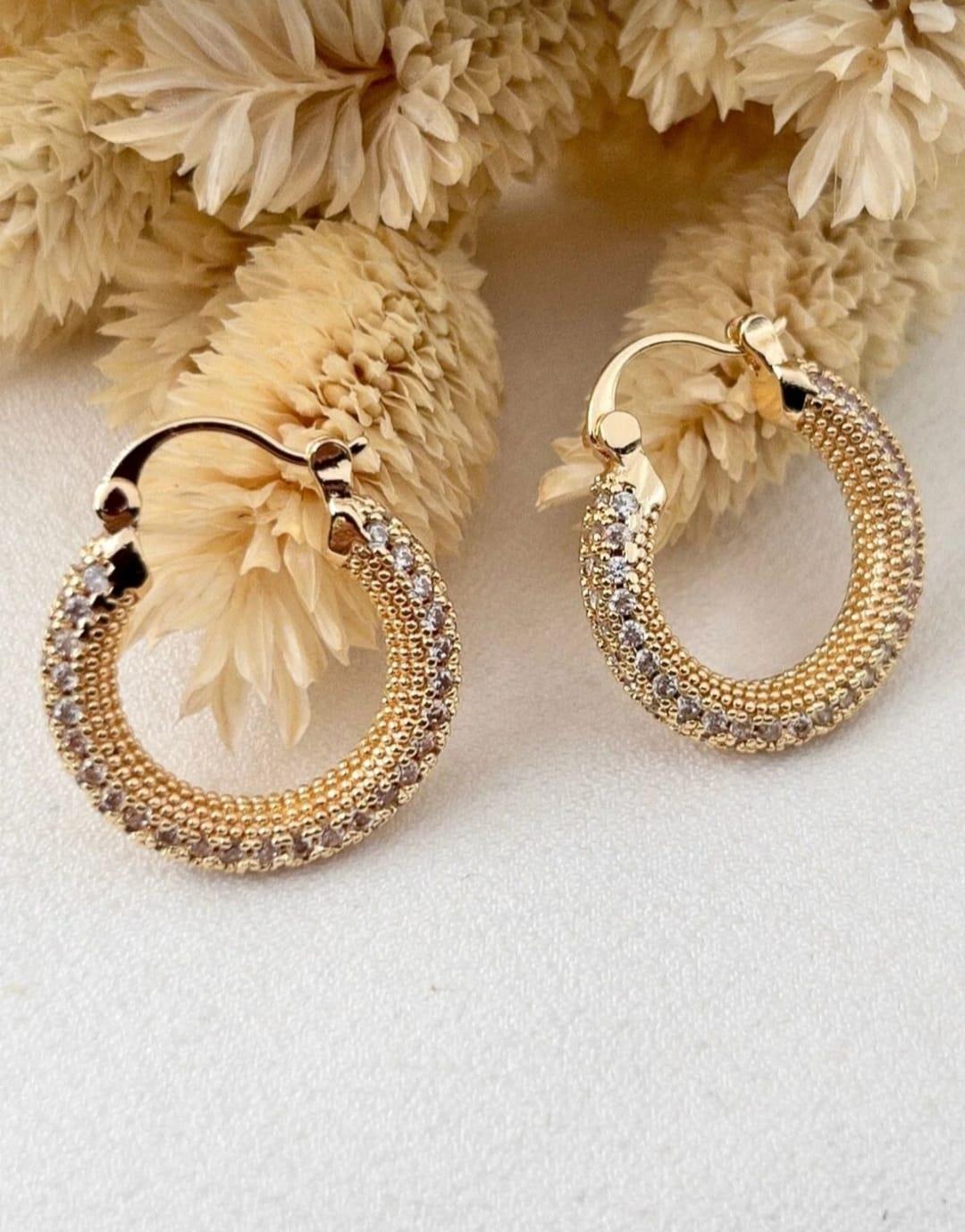 Gold Taşlı Halka Küpe