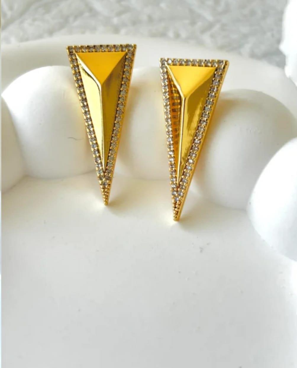 Gold Taşlı Prizma Küpe