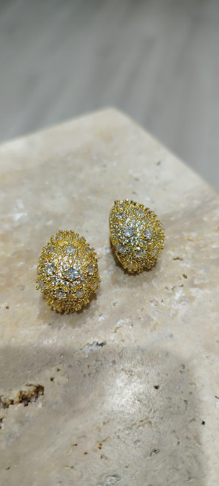 Gold Taşlı Topçik Küpe