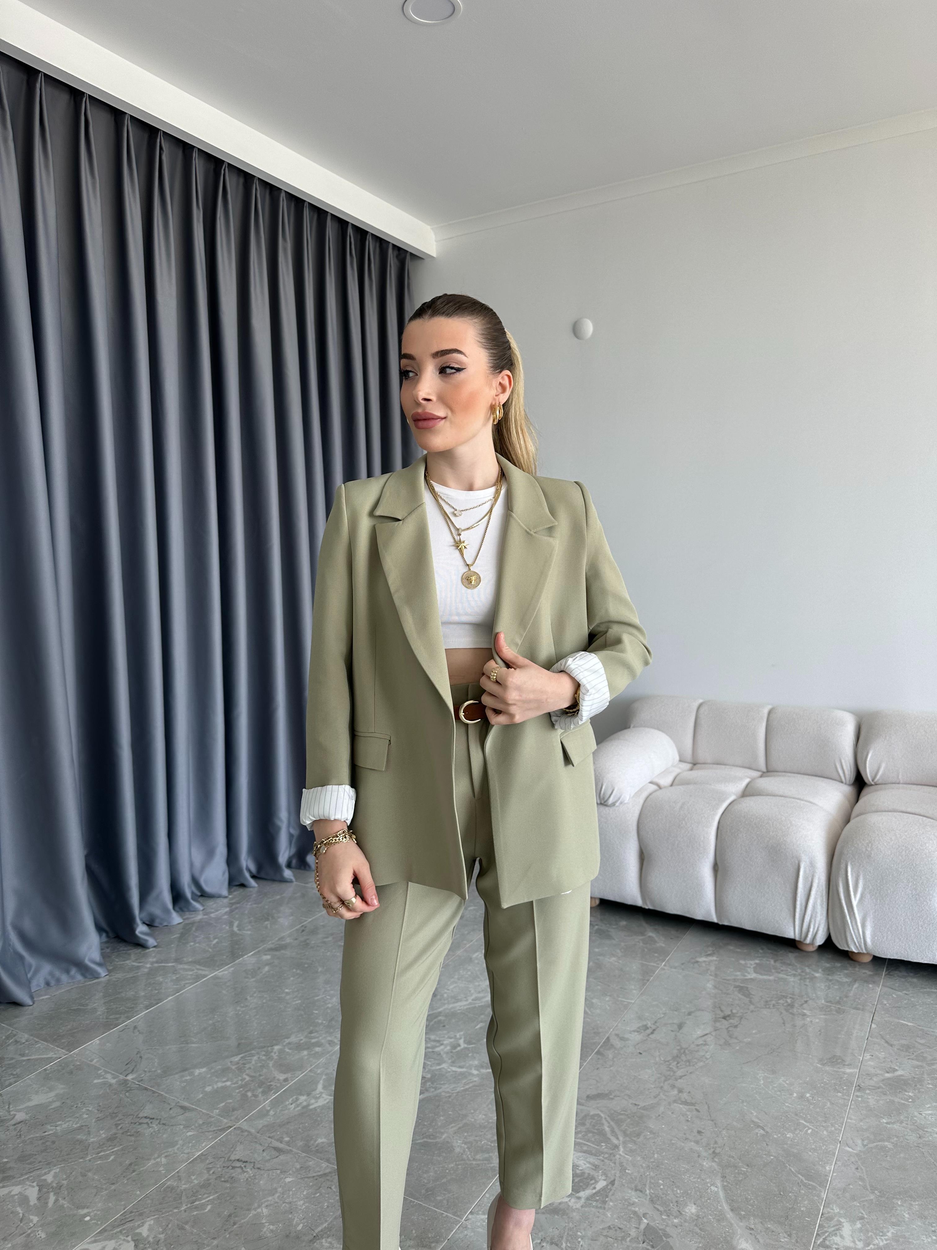 Haki Yeşil Kolu Katlamalı Blazer Ceket