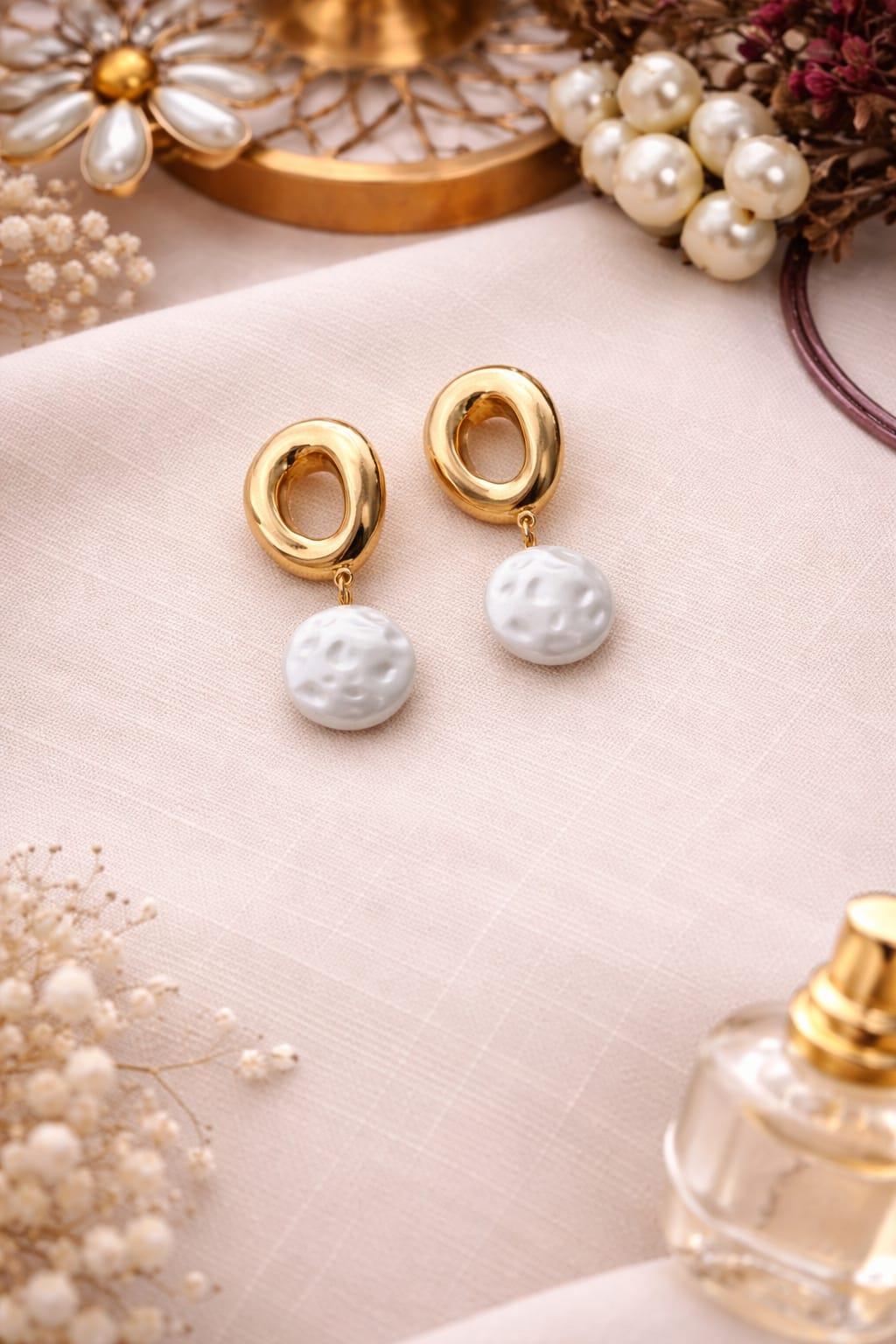 İnci Detaylı Gold Çelik Küpe