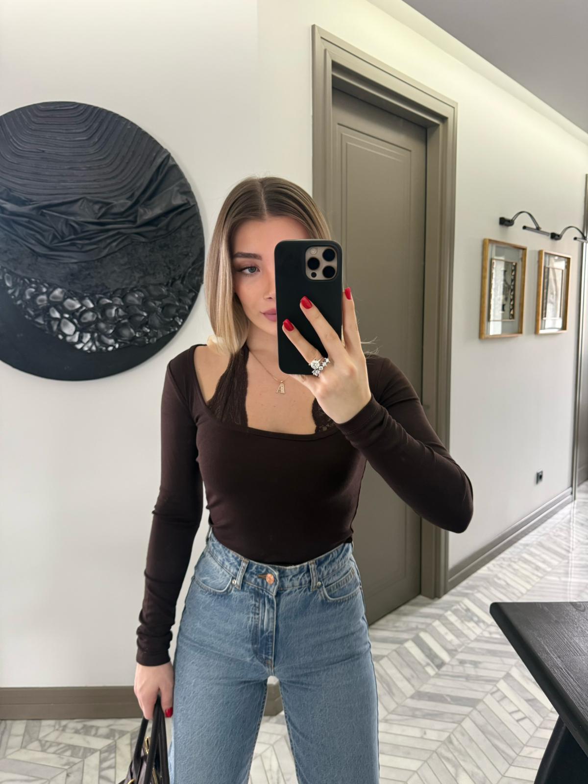 Kahve  Boyundan Dantelli Bluz-1017