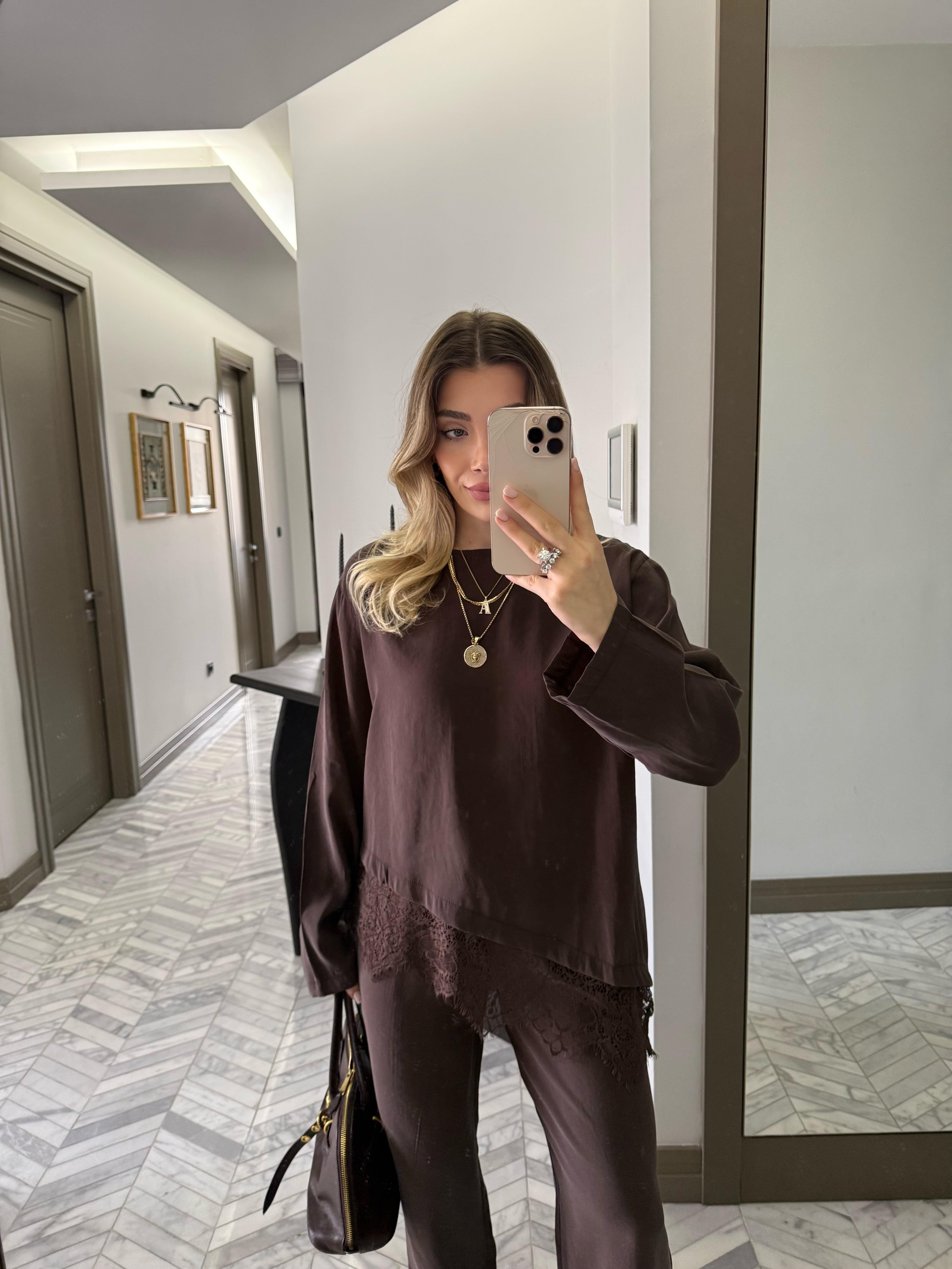 Kahverengi Dantel Detaylı Asimetrik Takım-7308
