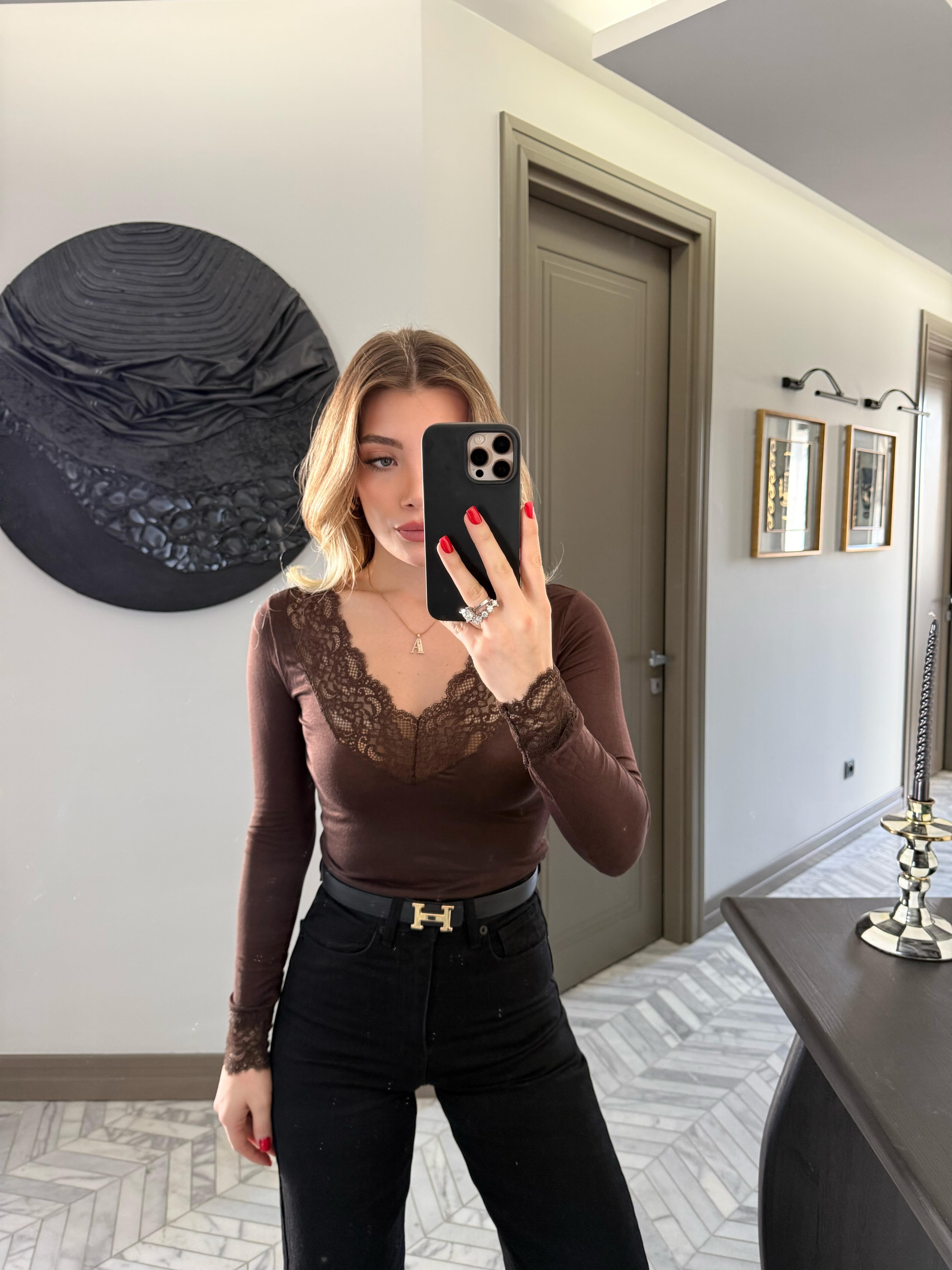 Kahverengi V Yaka Dantelli Bluz