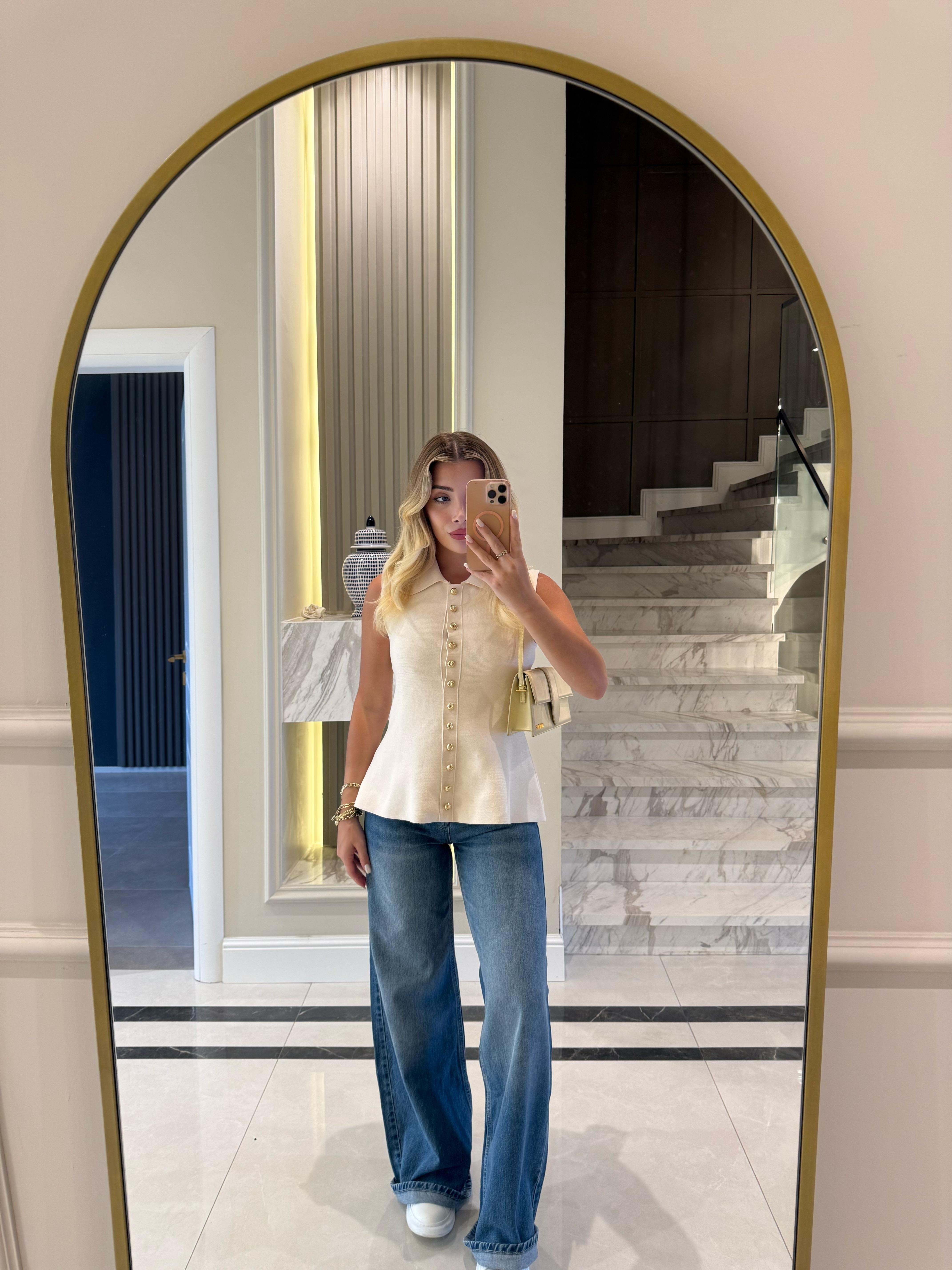 Kemik Gold Düğmeli Yakalı Yelek 