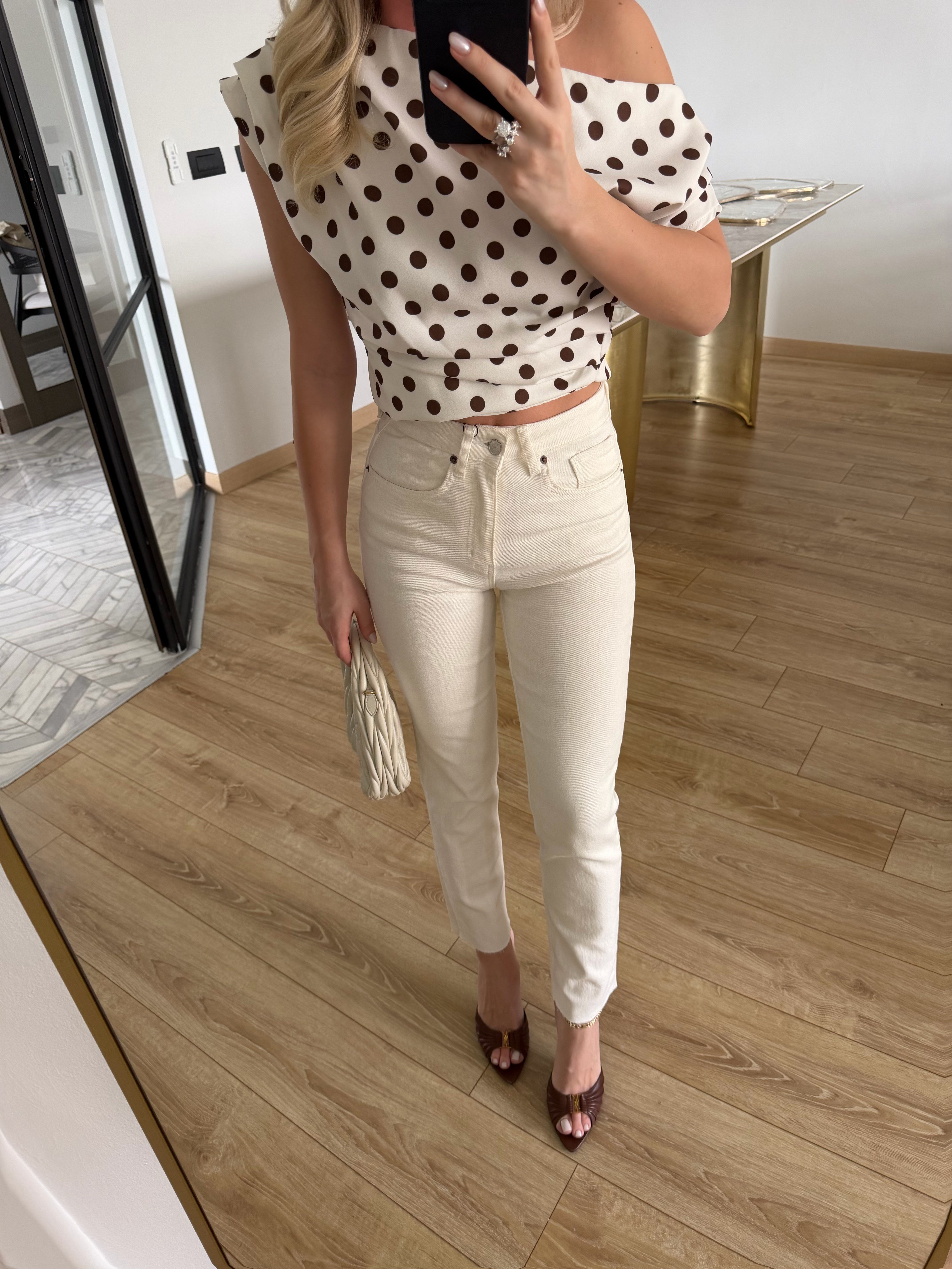 Kırık Beyaz Kesik Paçalı Boy Fit Jean