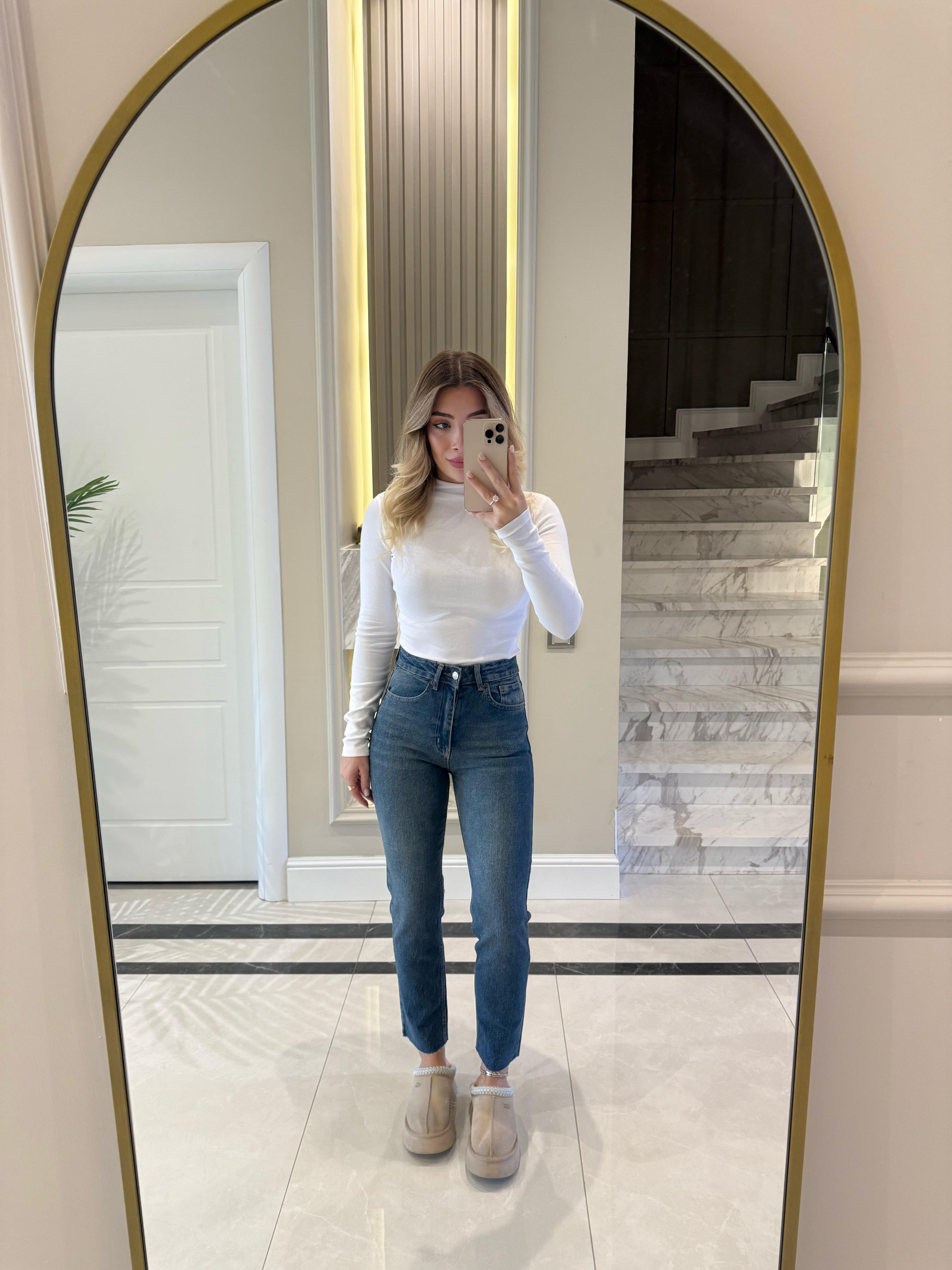 Koyu İndigo Kesik Paçalı Boy Fit Jean -2111