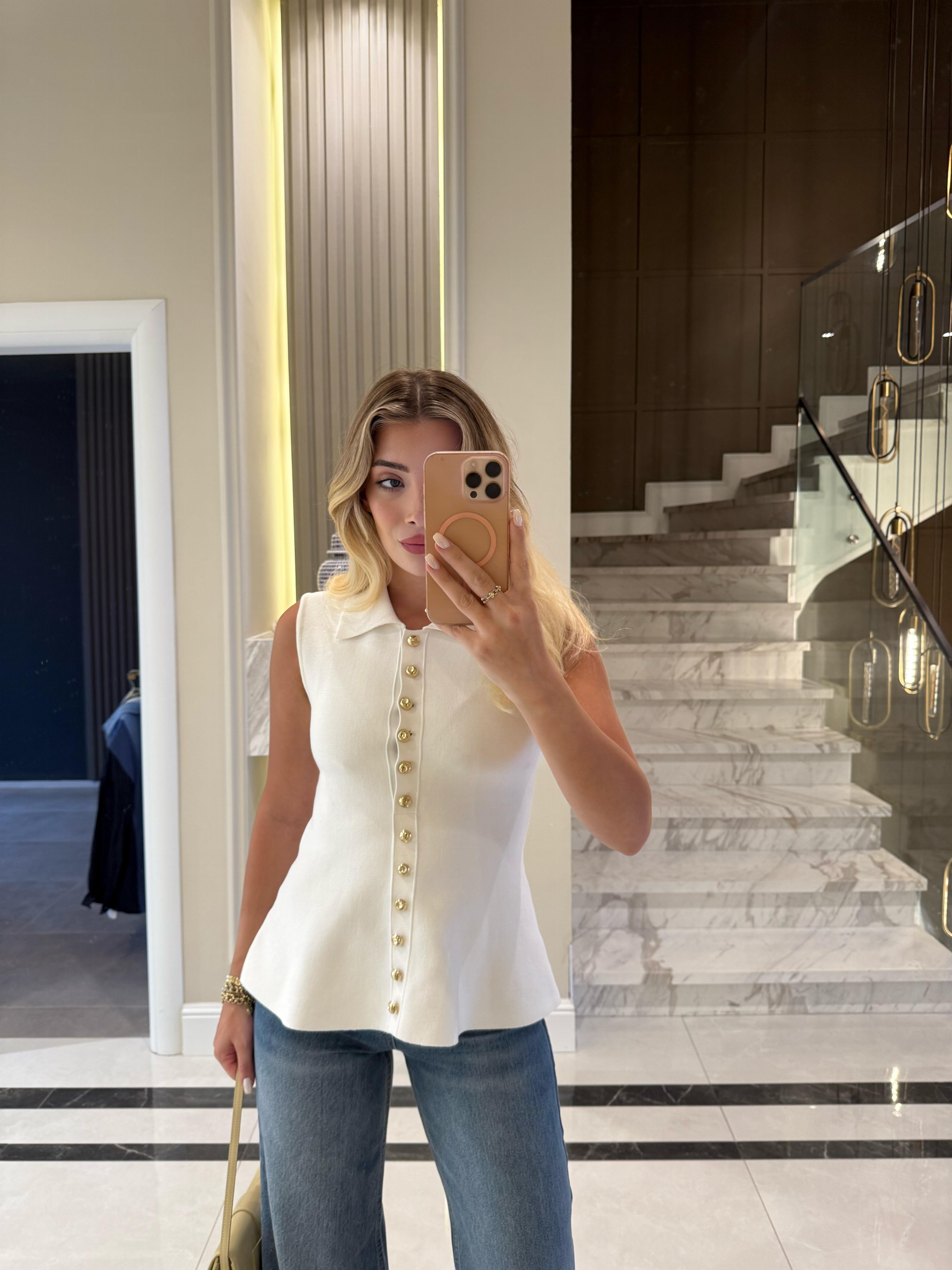 Krem Gold Düğmeli Yakalı Yelek 