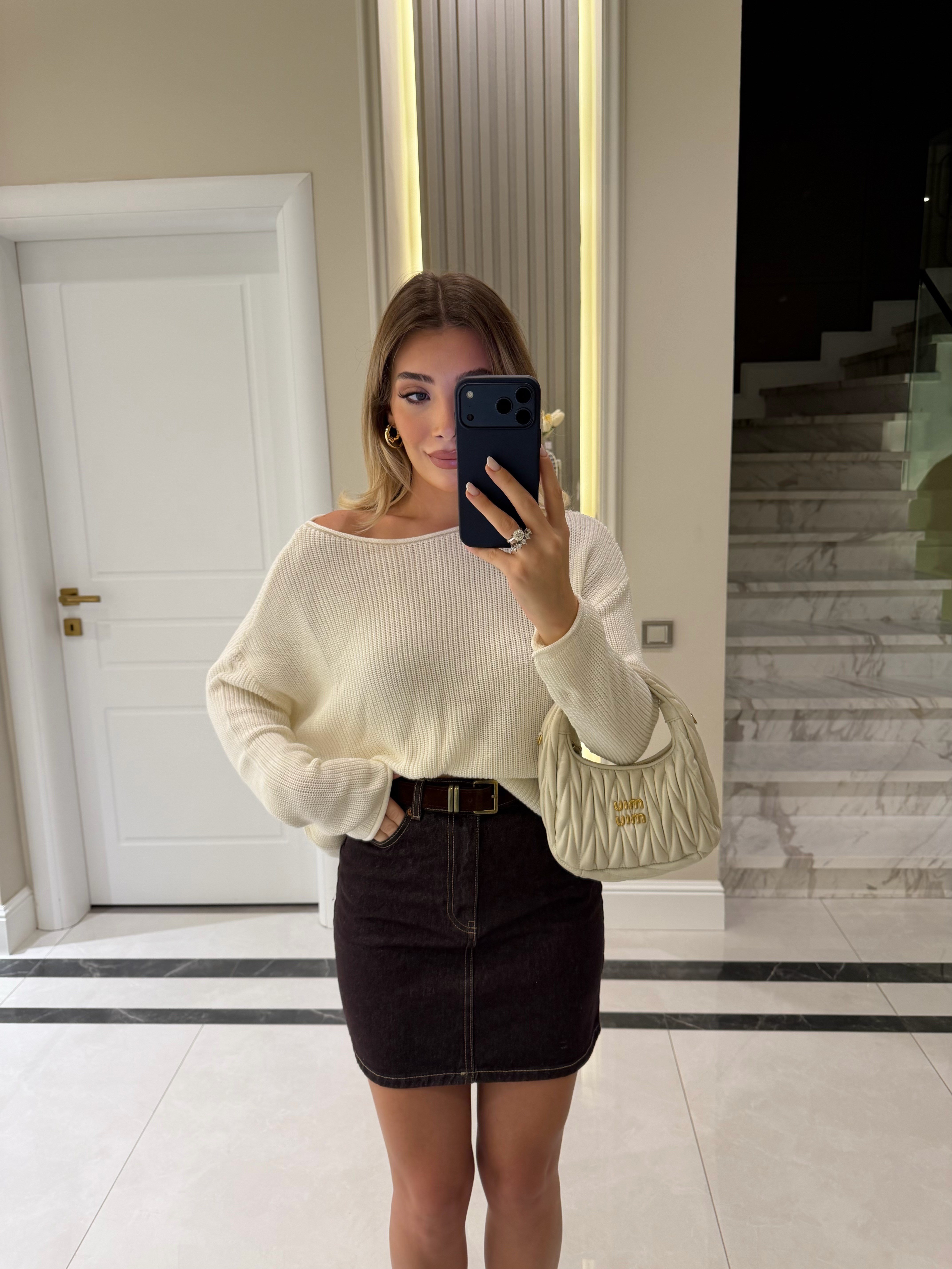 Krem Kayık Yaka Basic Triko Kazak