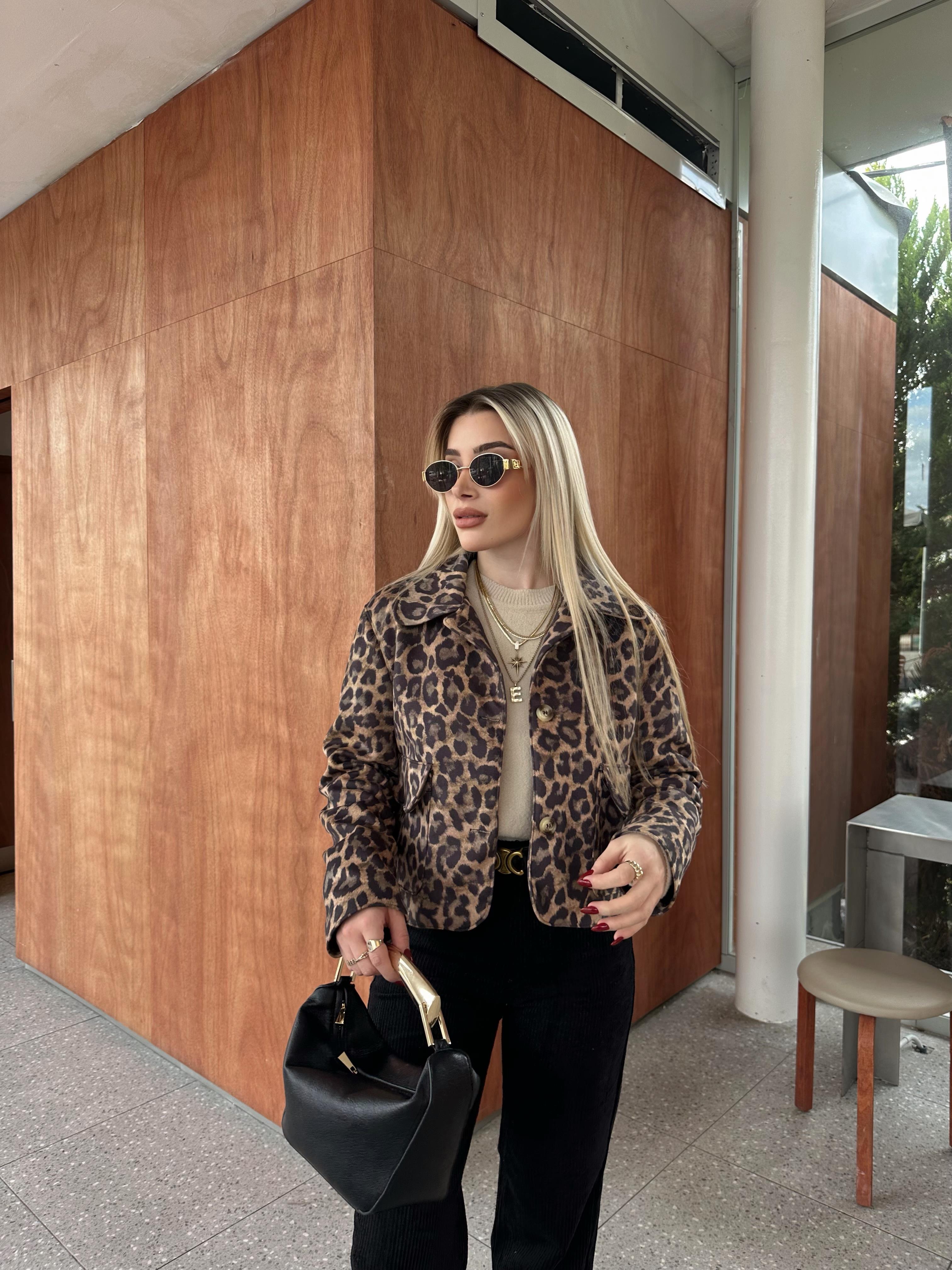 Leopar Desenli Yakalı Ceket 
