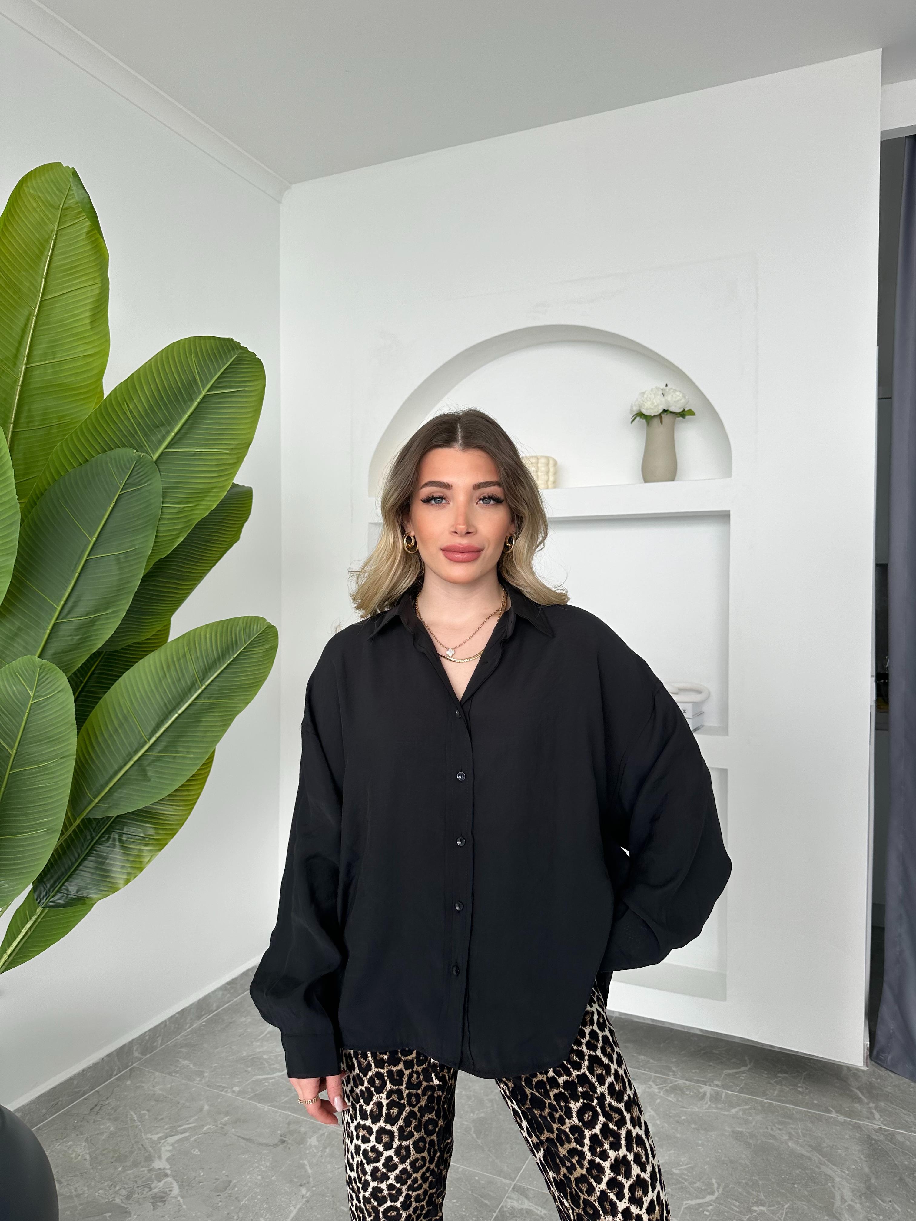 LİSA- Siyah Tensel Oversıze Gömlek