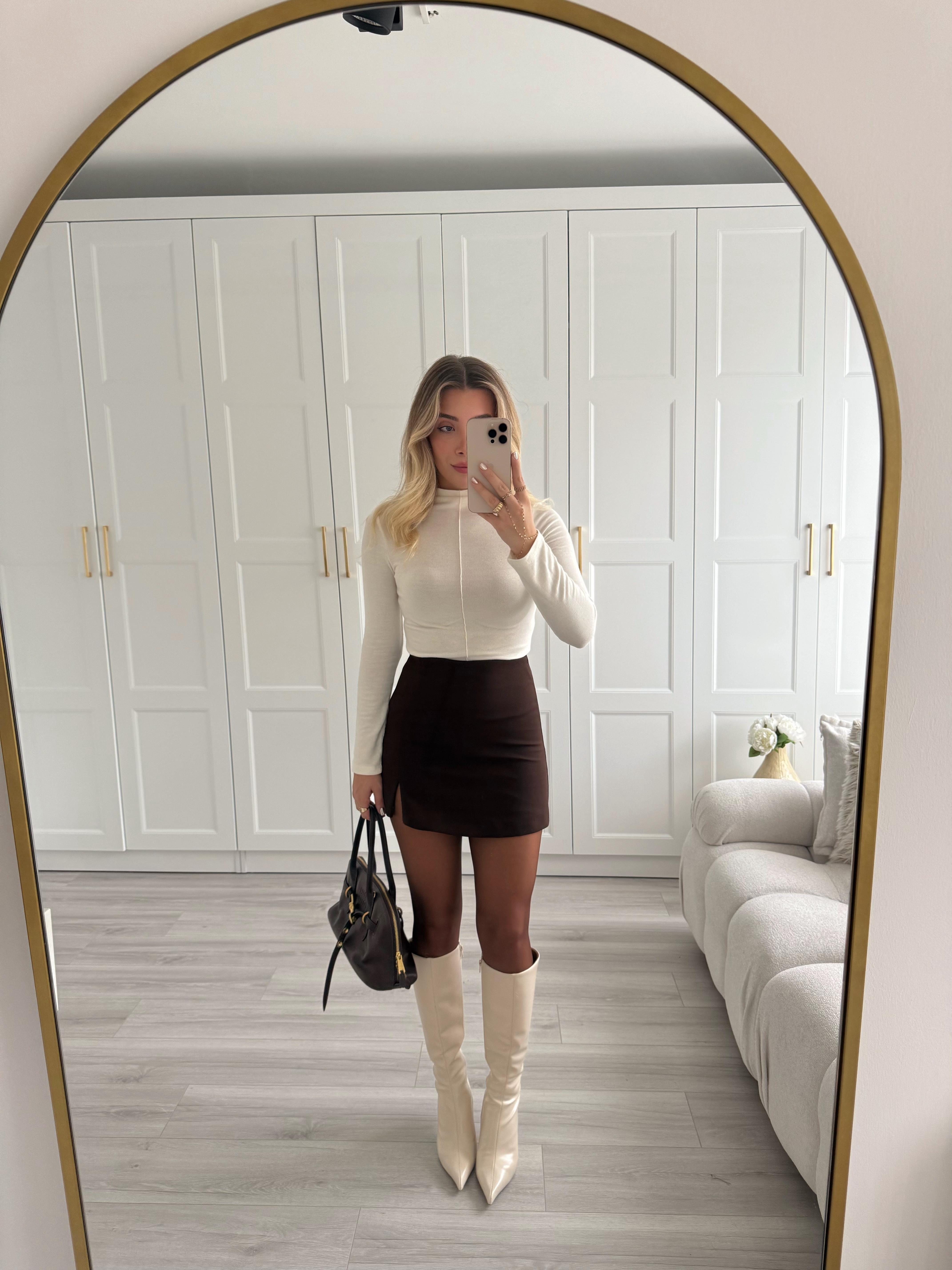 Marka Model Kahverengi Yırtmaçlı Şort Etek