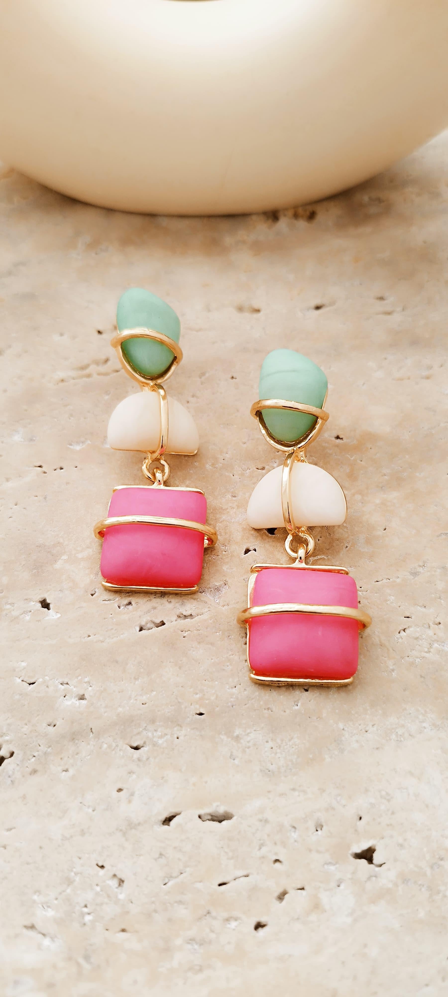 Marka Model Pembe Taşlı Küpe