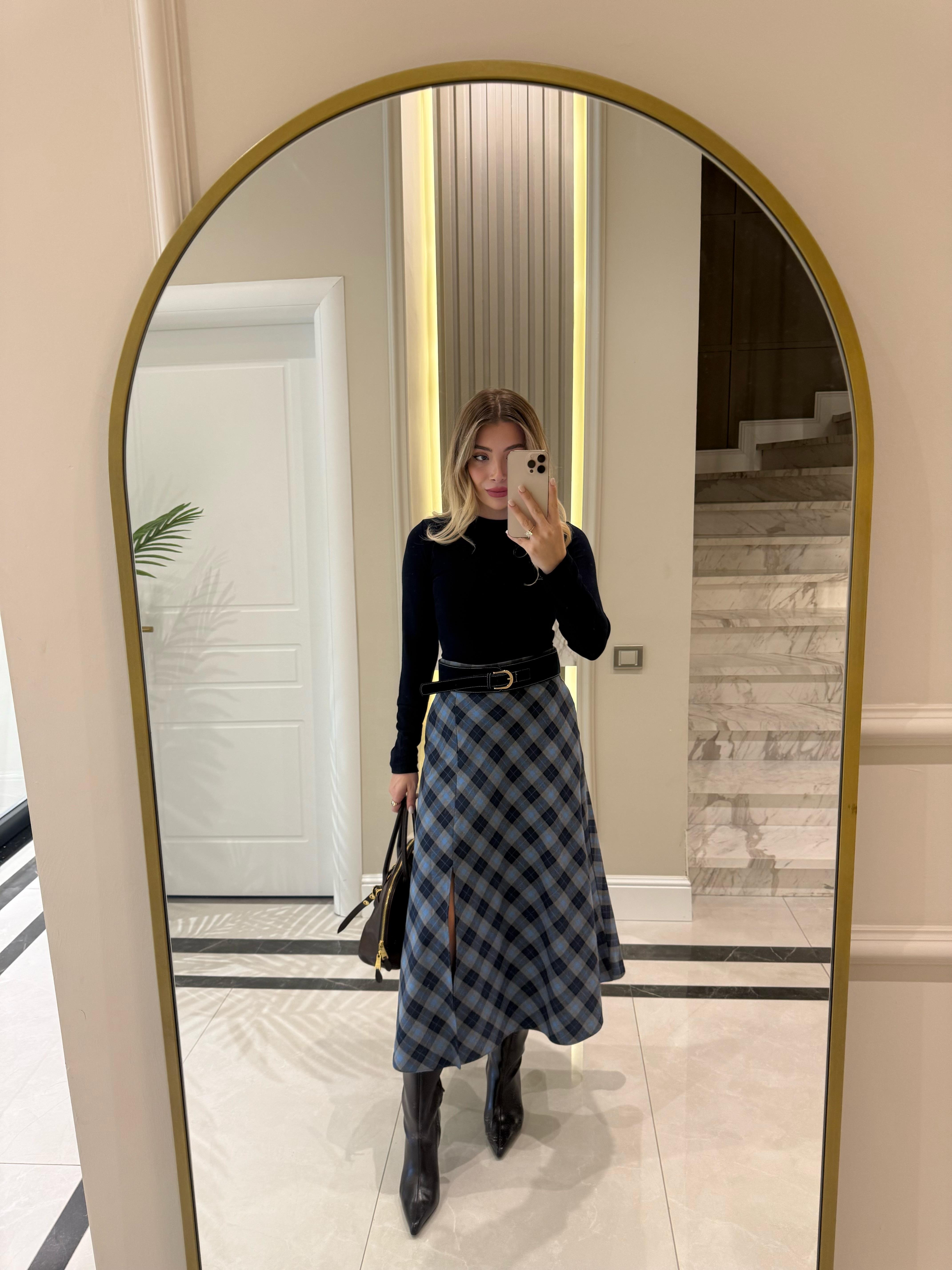 Mavi  Ekoseli Midi Boy Yırtmaçlı Etek