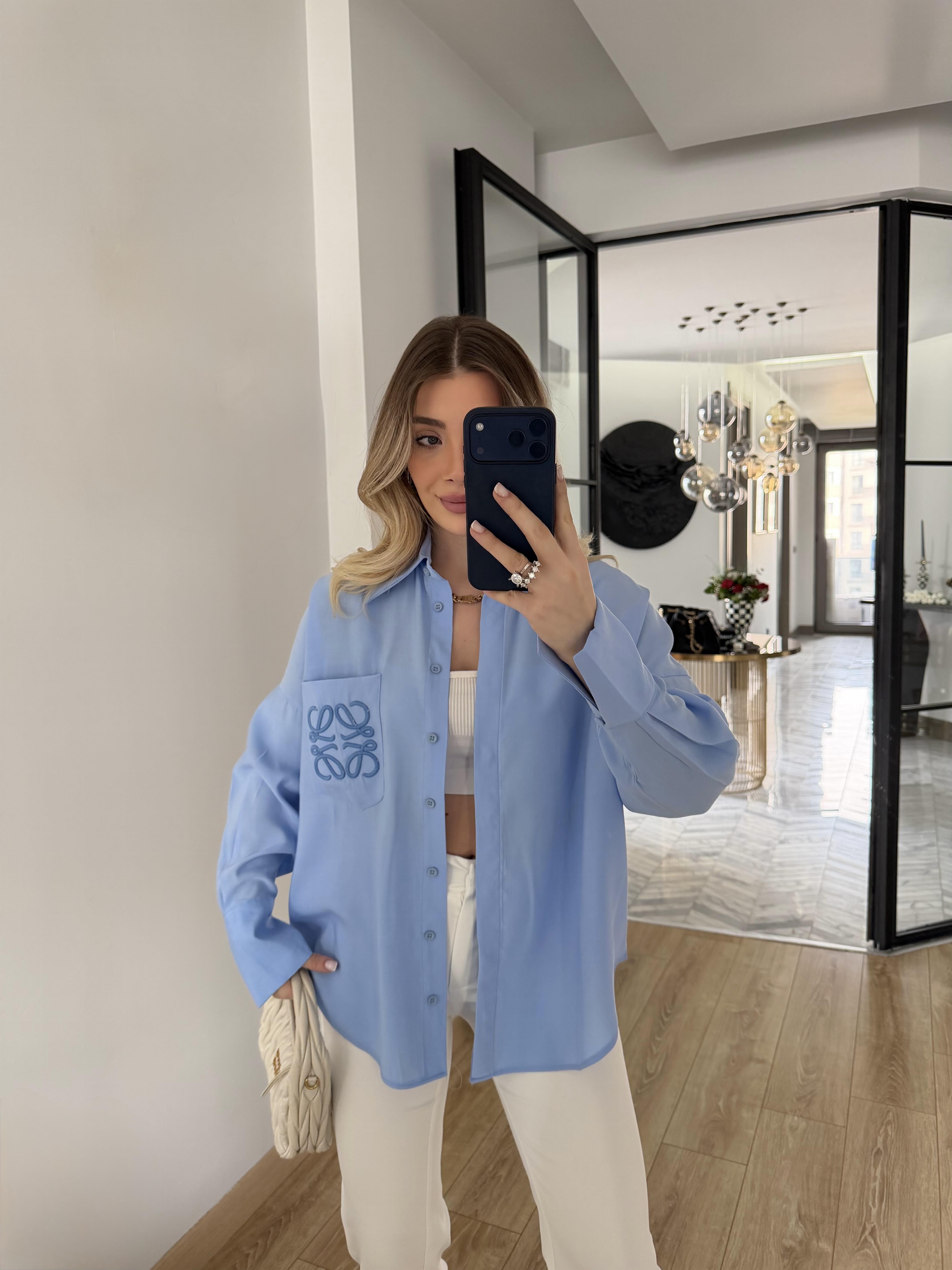 Mavi Orjinal Marka Cebi Nakışlı Gömlek